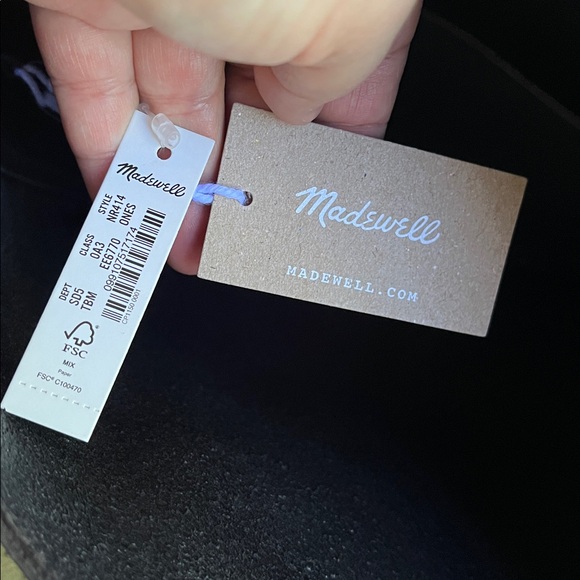 Madewell Essential Bucket Tote Black with Silver Studs - Picture 5 of 8